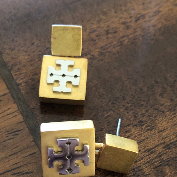 TORY BURCH•Vintage hanging square logo Earrings - Picture 9 of 16